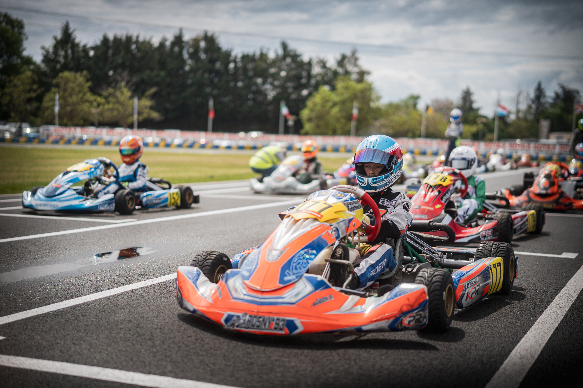 Race start, Carsten leading the pack